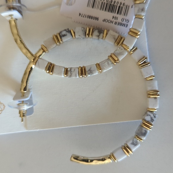 Kendra Scott earrings - Picture 3 of 4